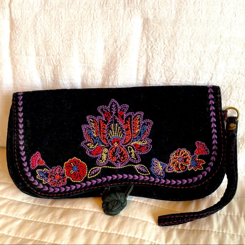 NWOT Lucky Velvet Wristlet with Embroidery